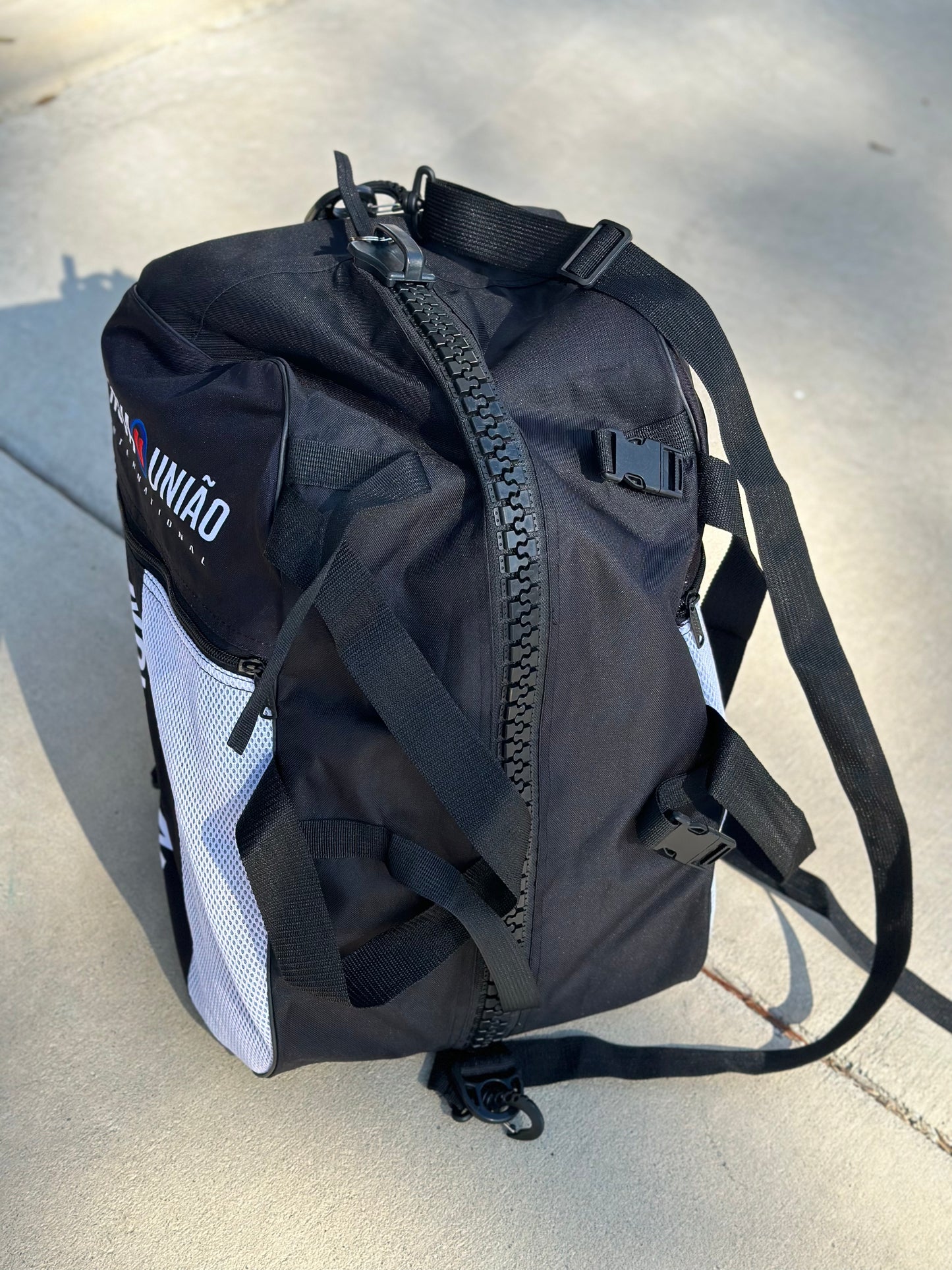 Duffle / backpack (white & black)